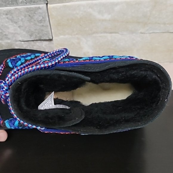 UGG Women's Classic Mini II Braid Platform Boot - Picture 8 of 9